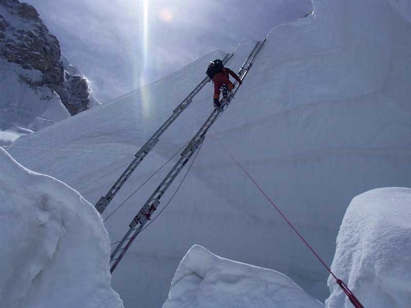 Inside_Khumbu-Icefall